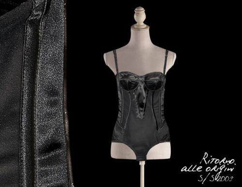 tumblr lzagrcOudz1r56bid Dolce & Cabbana corsets