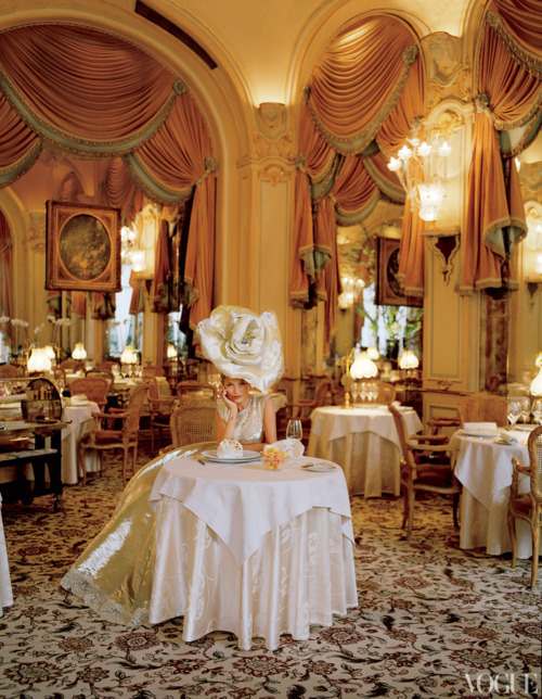 tumblr m16qj5zrjR1r56bid Kate Moss at the Ritz Paris