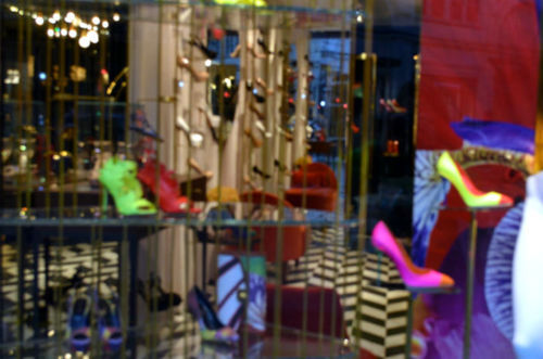 tumblr m3913cBW1W1r56bid Sloane street London and window shopping