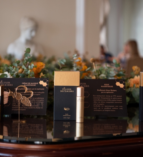 H Valmont παρουσίασε σ’ ένα λαμπερό event την εξελιγμένη σειρά Essence of Bees από τη συλλογή l’Elixir Des Glaciers