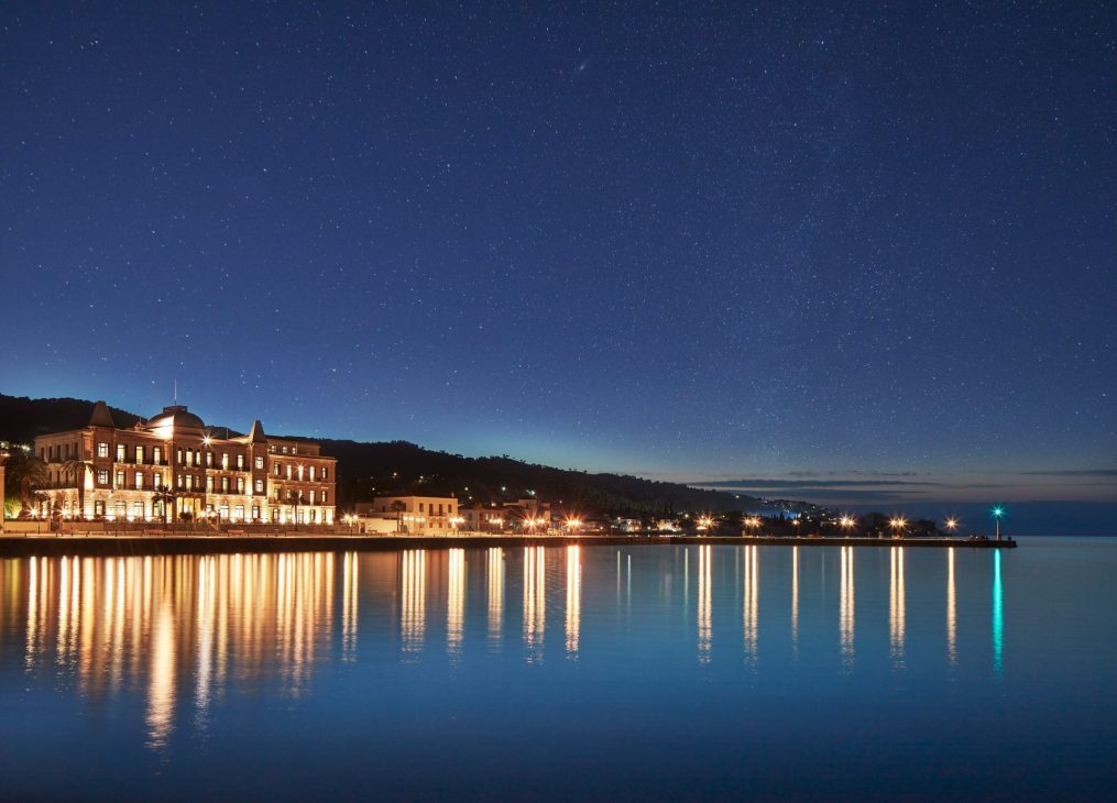 Exterior night Το Poseidonion Grand Hotel γιορτάζει 110 χρόνια διαχρονικής φιλοξενίας