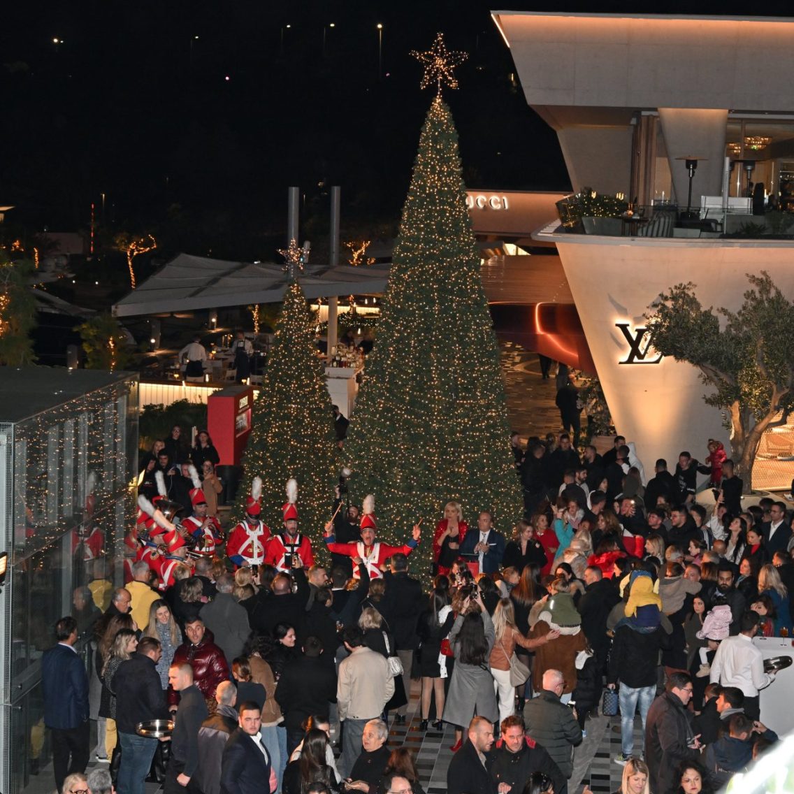 Η μαγεία των Χριστουγέννων στην Astir Marina