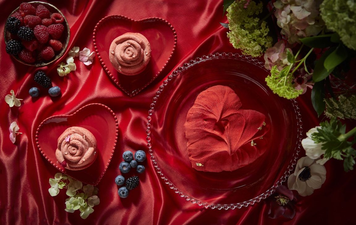 Valentines desserts GB Corner Εκπλήξεις και μοναδικές γαστρονομικές απολαύσεις για τη γιορτή των ερωτευμένων